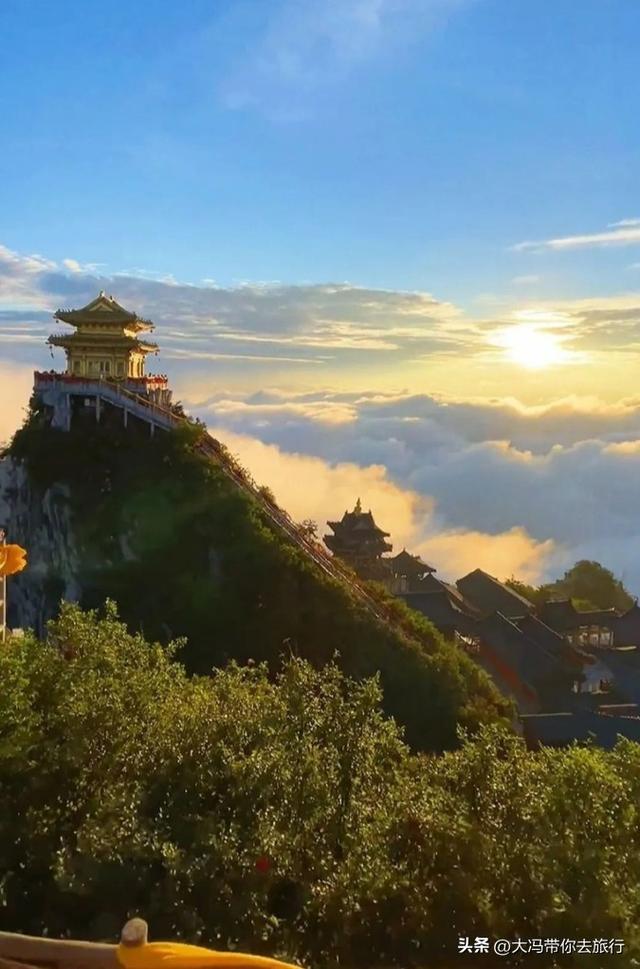 洛阳老君山逛完，到焦作云台山：居然老君山金顶更震撼！​