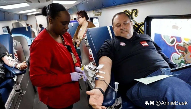 美国富饶又富有，在经济繁荣表象下，普通民众却需靠卖血维生？