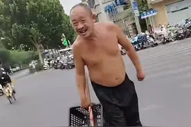济南“扛把子”龙哥去世！过度喝酒倒在公厕旁，拖着筐子走了万里图片