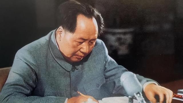 1976年运送毛主席遗体，发生三个“想不到”，华：人民不想主席走