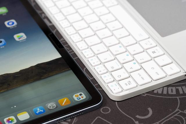 把iPad瞬间变成“MacBook”，百元价位YIRF折叠键盘的真香评测