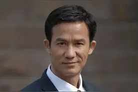 演员李子雄：再婚娶小23岁妻子，59岁喜迎二胎图片