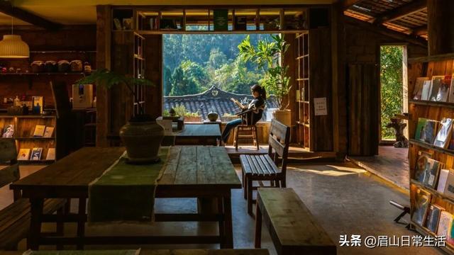 苏轼遥望四十载的故乡眉山