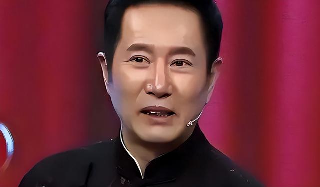 55岁姚刚现状：一生无妻无子，买千万豪宅一个人住，发福后更帅了