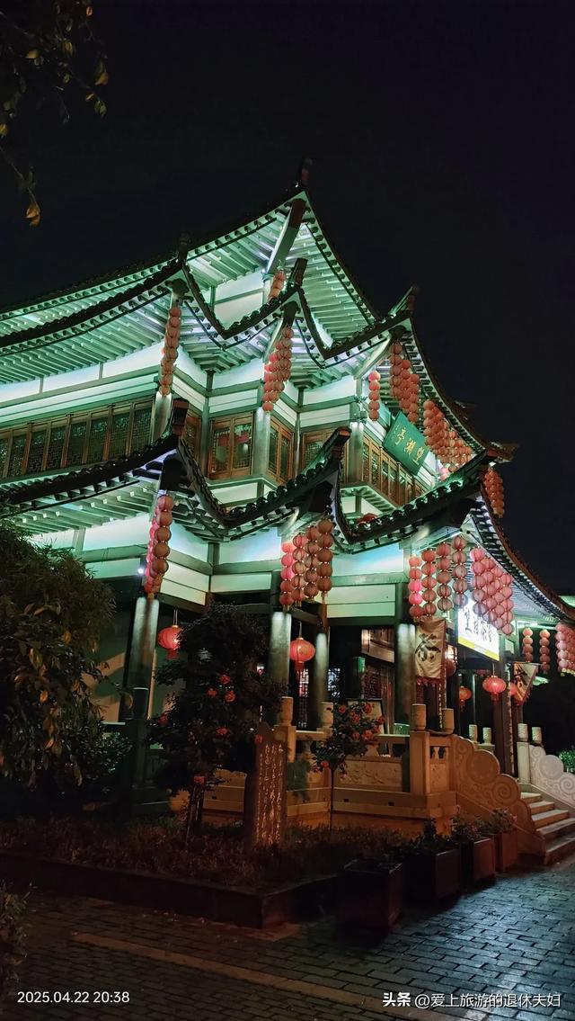 出游第6站-衡阳:东洲岛、石鼓书院、保卫里。阴雨天,游了个寂寞
