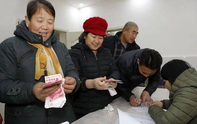 中央定调！退休新规2030年分水岭显现，部分人员或将面临双重压力