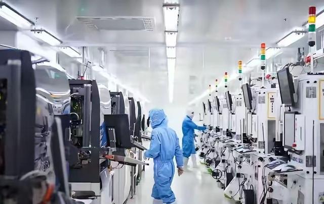 芯片断供19天后，中国重启供应阀门，新规则暗藏深意.