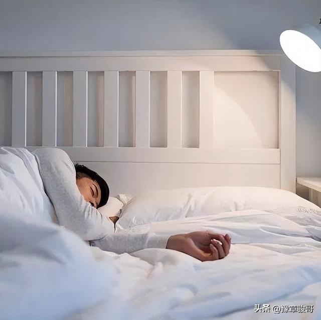 一睡着就多梦？不单是 “压力大”！中医4 大病因，助你睡个安稳觉