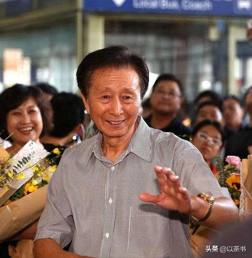 86岁宋世雄现状：定居北京老到认不出，托举儿女成才后却都在国外