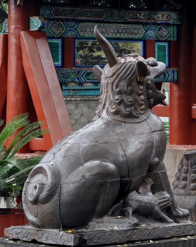太原新建路路标启用虚幻阜成门，冷落西北角楼镇水铁独角兽留遗憾