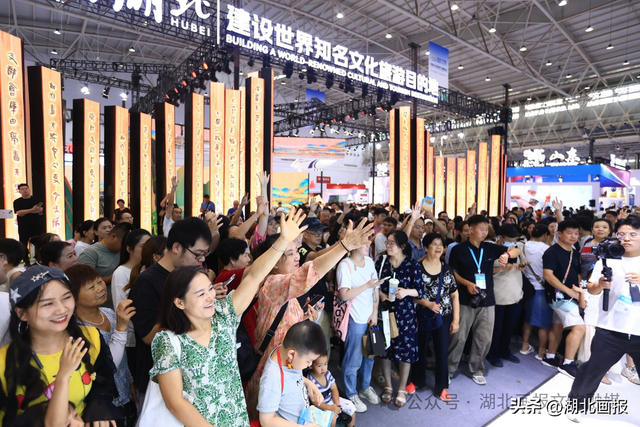 【知音湖北】辽宁文旅惊艳武汉！沉浸式文旅推介引爆文博会圈粉全国游客