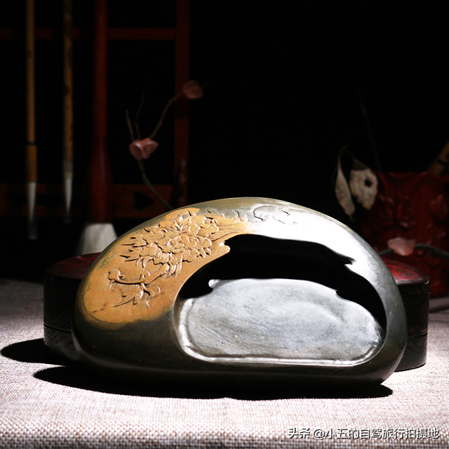 徽州古城2025终极攻略曝光！鱼灯展+非遗狂欢+暗黑美食