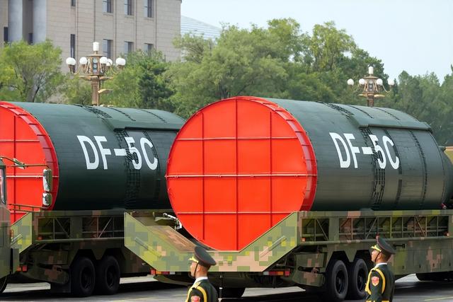 射程覆盖全球！从1980到2025，东风5系列如何守护中国60年安全？