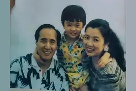 1993年，张宁和丈夫林赛圃的合影，她曾是林立果的未婚妻！图片