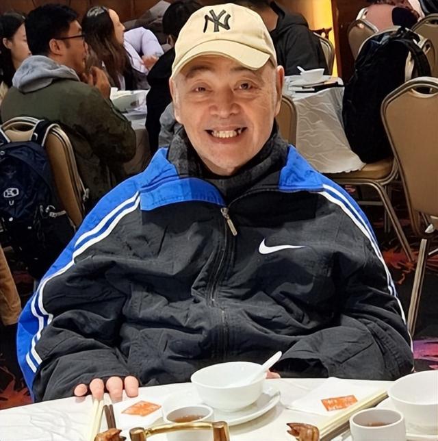 73岁张伟文近况曝光,卧病在床瘦成皮包骨，独住养老院亲人未出面