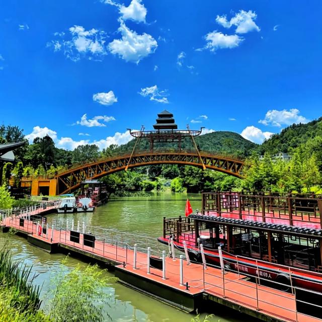 和老伴去湖北利川待了半年，我实话实说：跟网上说的不太一样