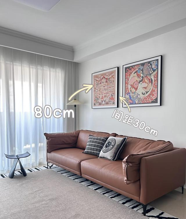 挂画不要只会挂中间！4个“作弊思路”，把画挂出格调！