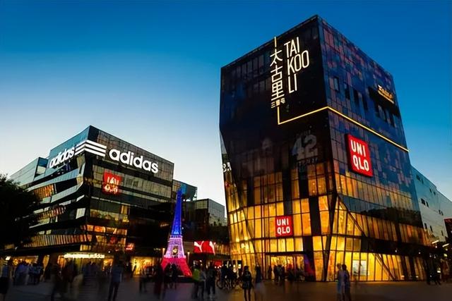 从离城三里到潮流心脏，北京三里屯，如何逆袭成北京城市地标？