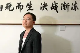 一个是京东副总裁，一个是小快递员，刘强东：孩子22岁前京东负责图片