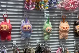 Labubu的假货产业链：秘密全球发货，工厂谁也不能来看图片