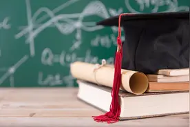 安徽一高校教授被指发辱骂短信，本人称未发过且已报案，律师：若学生伪造或涉嫌侵权图片