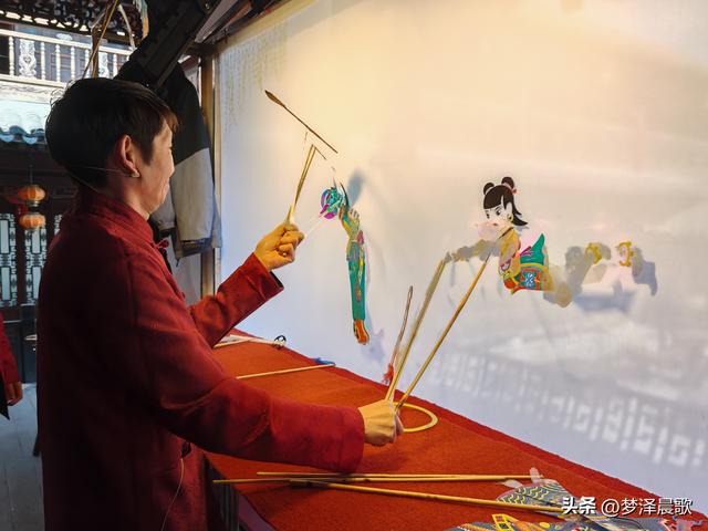 湖北：光影千年舞祥云 云梦皮影戏《哪吒闹海》唱响非遗新韵