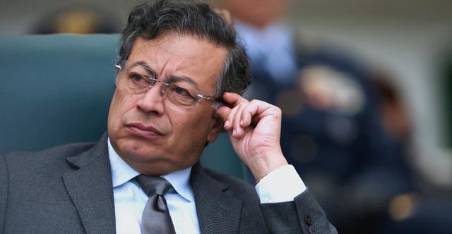 特朗普终于迈出这一步，F18“破门而入”，委内瑞拉还能撑多久？