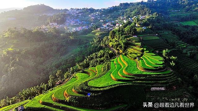 《西双版纳 澜沧行》漫山云雾绕左都，佤寨风情入画来