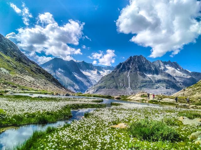 瑞士阿莱奇冰川徒步｜站在巨大冰川前那一刻，我知道什么叫震撼