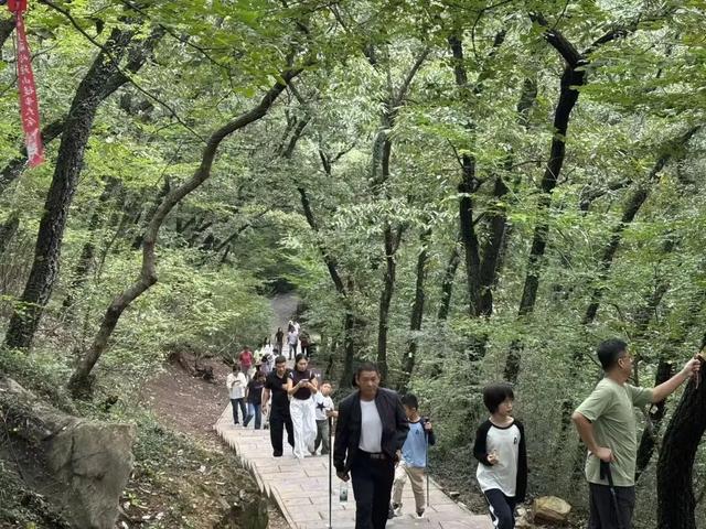 【网络中国节·中秋】人气十足!皇藏峪好热闹!