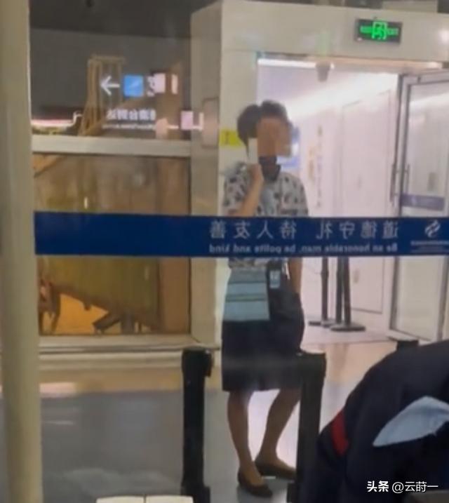 后续！老外带火机坐飞机被举报，地勤人员态度惹争议，官方回应