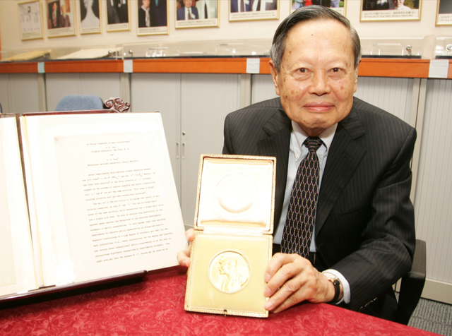 翁帆也没想到，丈夫杨振宁去世后，竟因生前一个特殊举动口碑暴涨