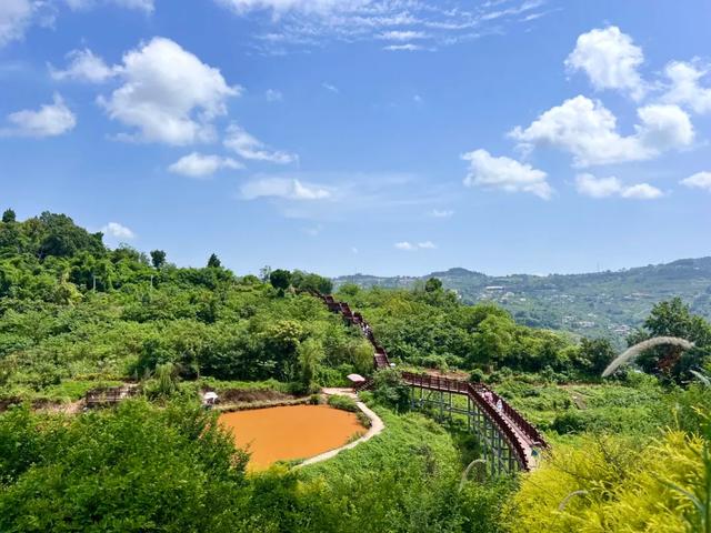 成都市区龙泉山徒步限定奖牌，公交直达0费用！