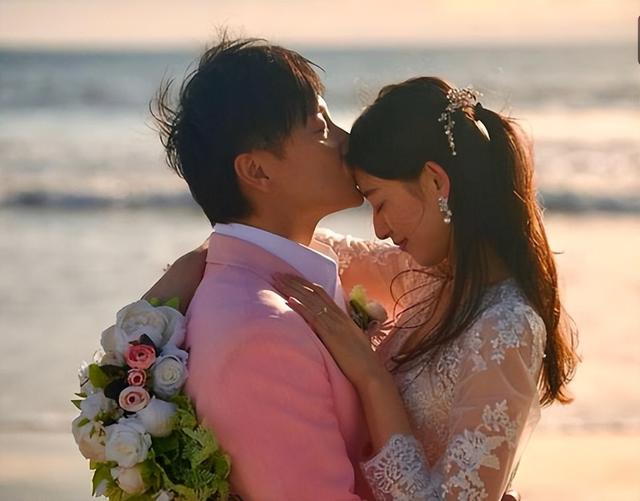 香港知名男星老婆遭性侵录音被公开,崩溃大哭，遭受二次伤害