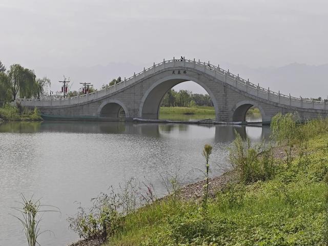 首骑昆明池