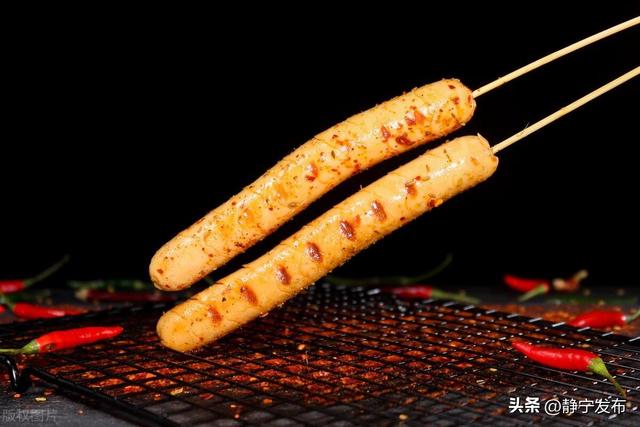 路边3块钱的烤肠，究竟有多少“真肉”？