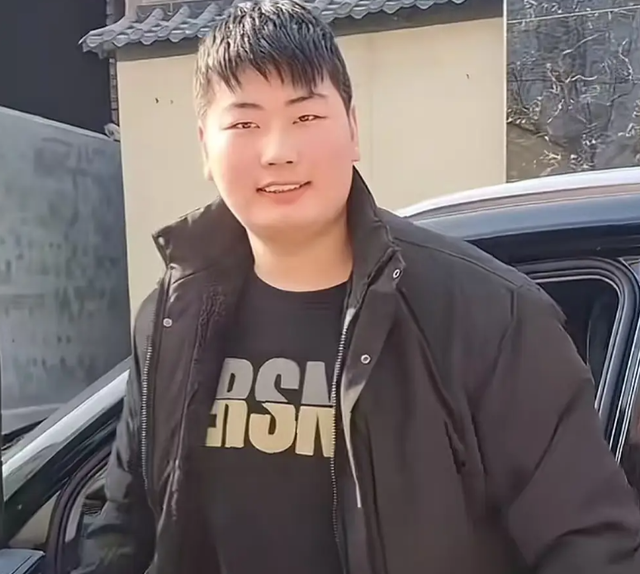 大衣哥案终于判了，全网大快人心，但有一人怕是肠子都要悔青了