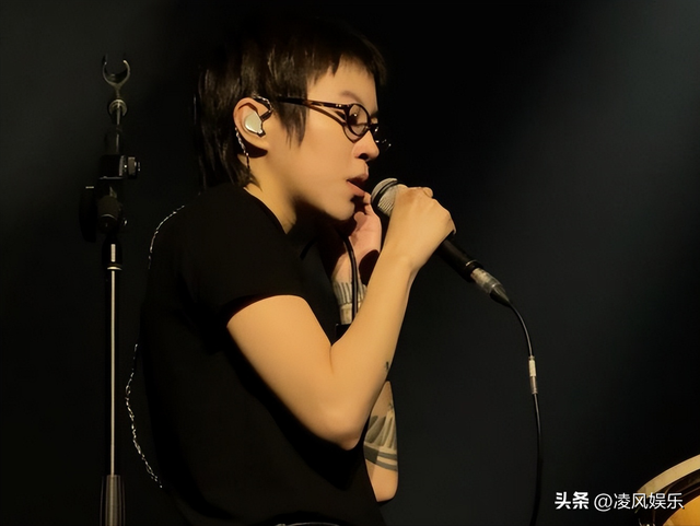 56岁的王菲怎么也想不到，28岁的大女儿如今也已经开始为她争光了