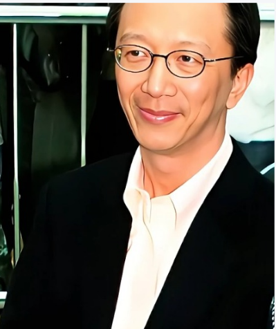 伏明霞24岁嫁50岁百亿富翁，如今丈夫七旬、儿子才21：她后悔不？