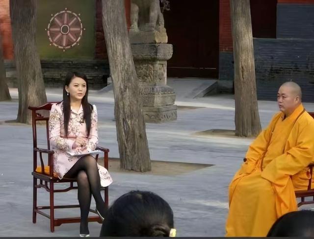 男友死缓、丈夫入狱，如今48岁又被释永信牵连，刘芳菲的人生真惨