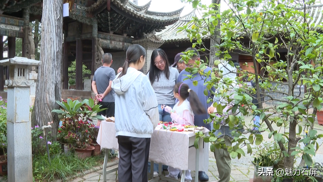 石屏古城成暑期旅游目的地