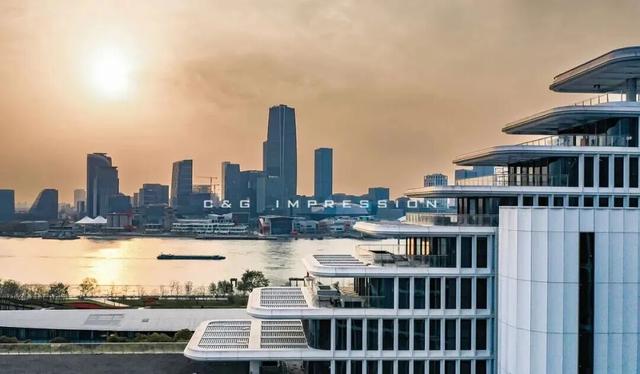 上海新地标来了！除了LV大船，黄浦江边又添两座超惊艳“巨轮”