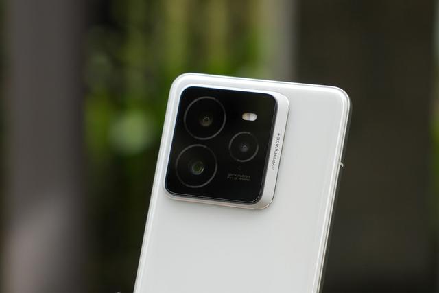 真我GT8 Pro开售，前代GT7 Pro才是真香？3000出头拍照神器还值吗