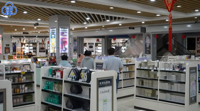 在百年口岸霍尔果斯，探寻“国门”与开放的故事