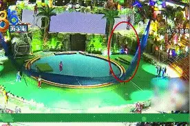 这条新闻看得人揪心，19岁杂技“飞人”空中摔下，截瘫……图片