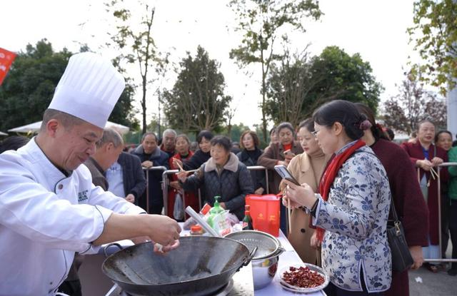 热点关注：文旅融合“渝味360碗”旅游美食文化梁平行活动启幕