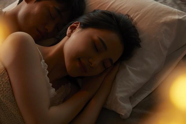 两性晚年新现实：分房睡的夫妻，最后都活成了这两种模样