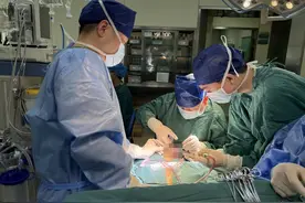 18岁女孩长了脑肿瘤 医生做了一台不开颅手术图片