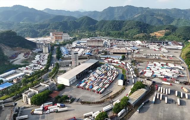 地名里的红河 | “一城望两国”！这个边境小城藏着多少惊喜？