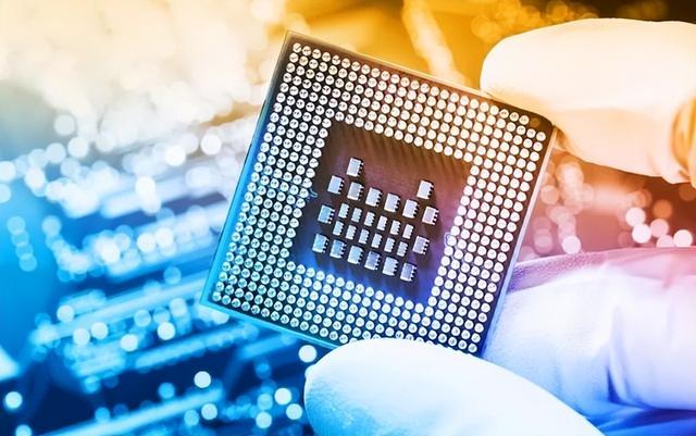 都反水了！ASML、荷兰光刻机供应商相继宣布，外媒：事情闹大了